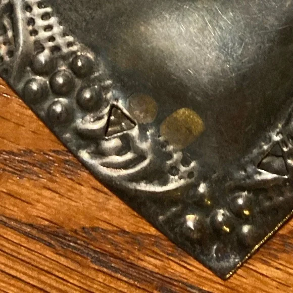 Antique silver plated decorative heart shaped ornament/pendant (Vintage style) - Picture 13 of 16